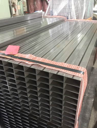 216-定期的にご注文頂いている角パイプ切断品出荷